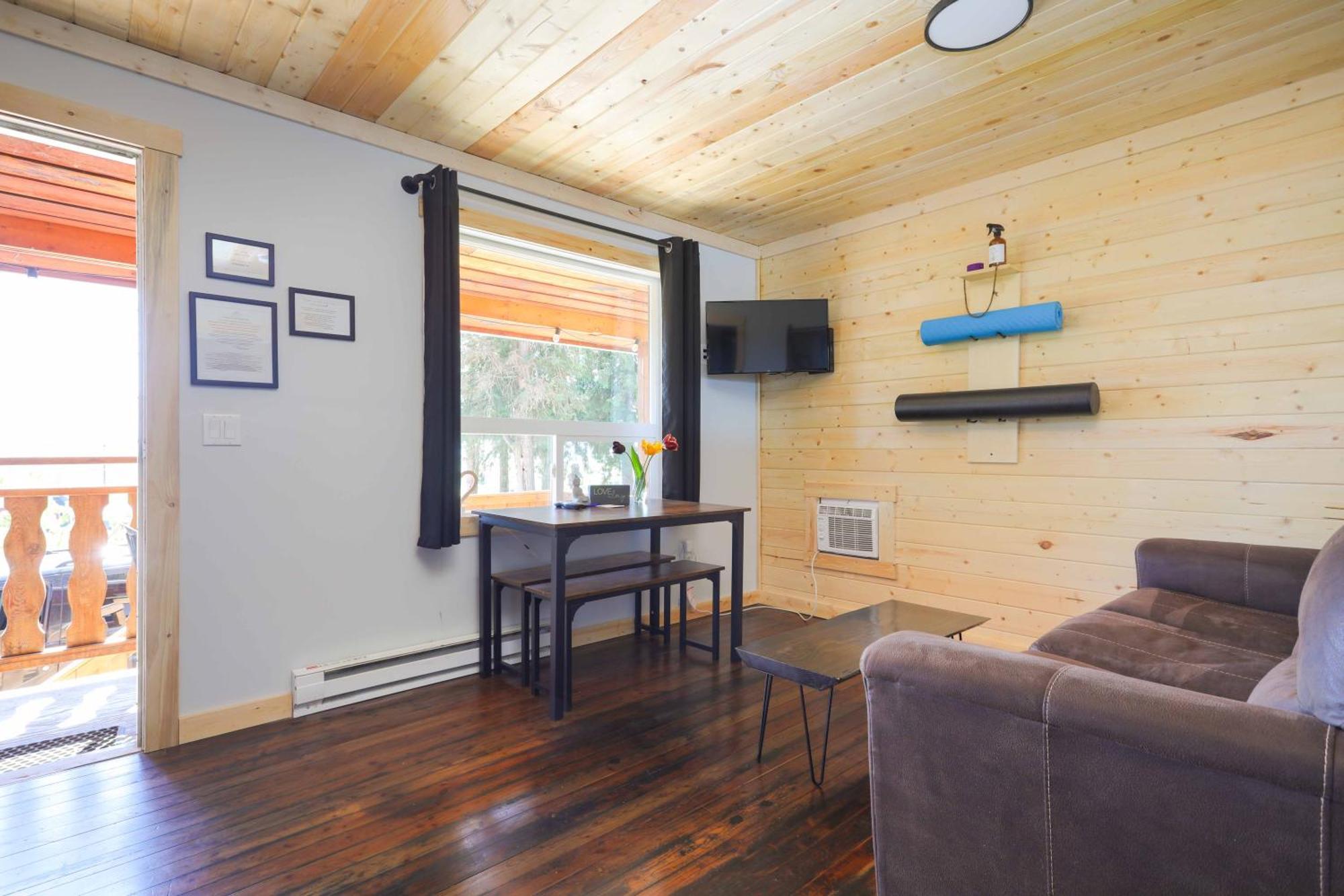 The Valley View Cabins And Event Center Creston Bagian luar foto