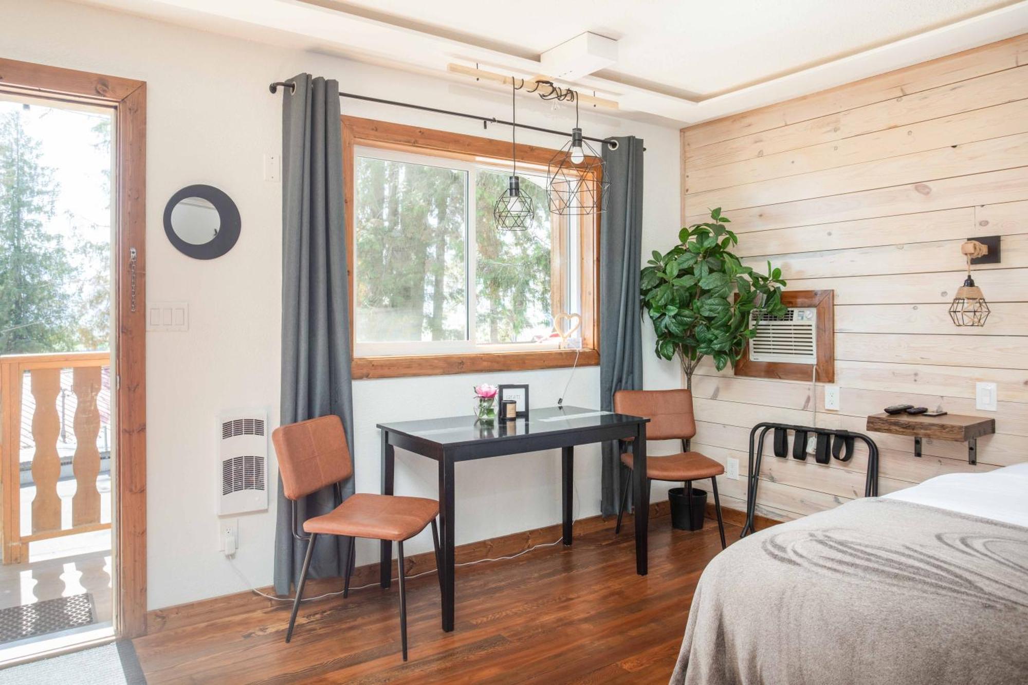 The Valley View Cabins And Event Center Creston Bagian luar foto