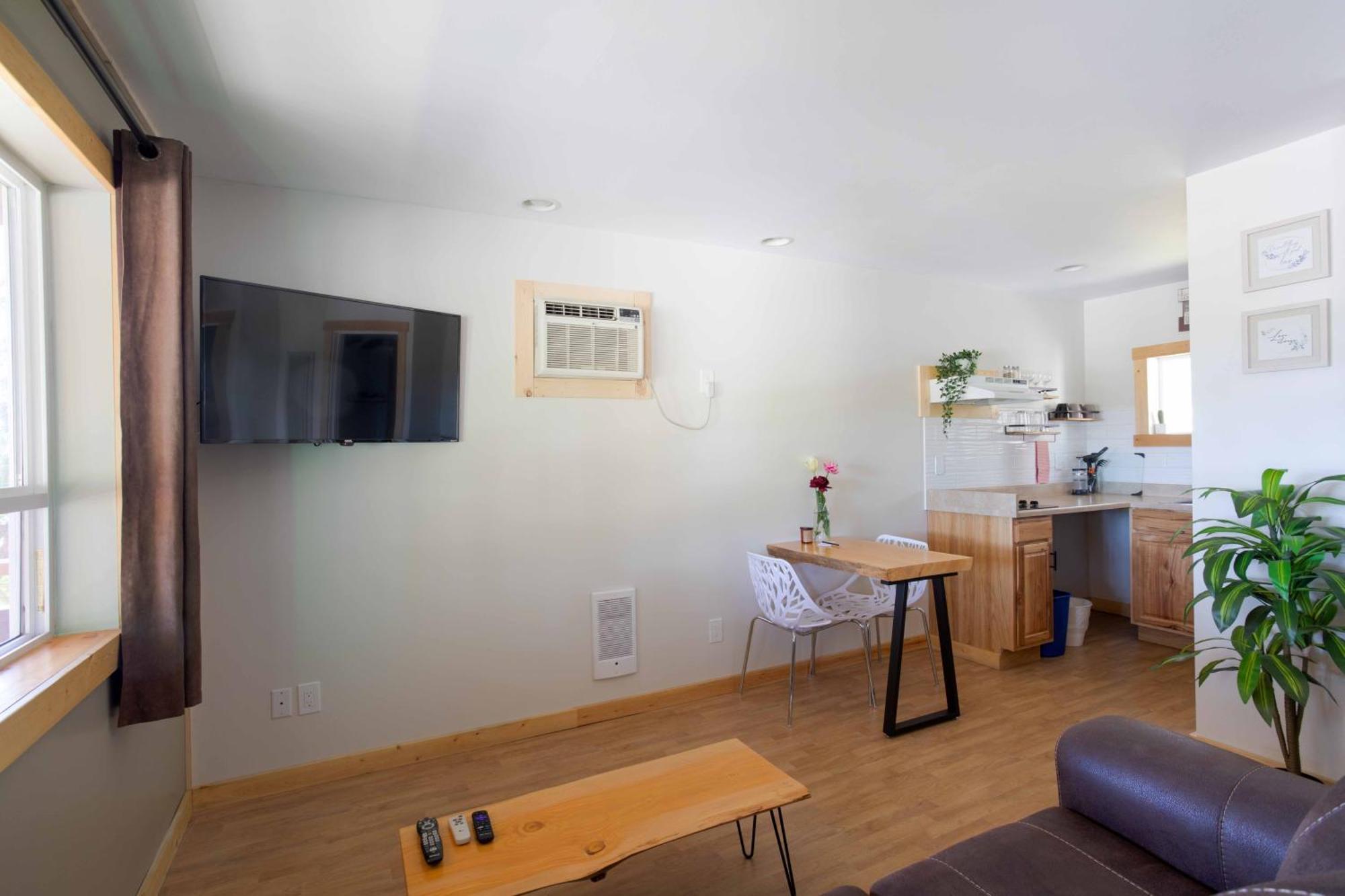 The Valley View Cabins And Event Center Creston Bagian luar foto