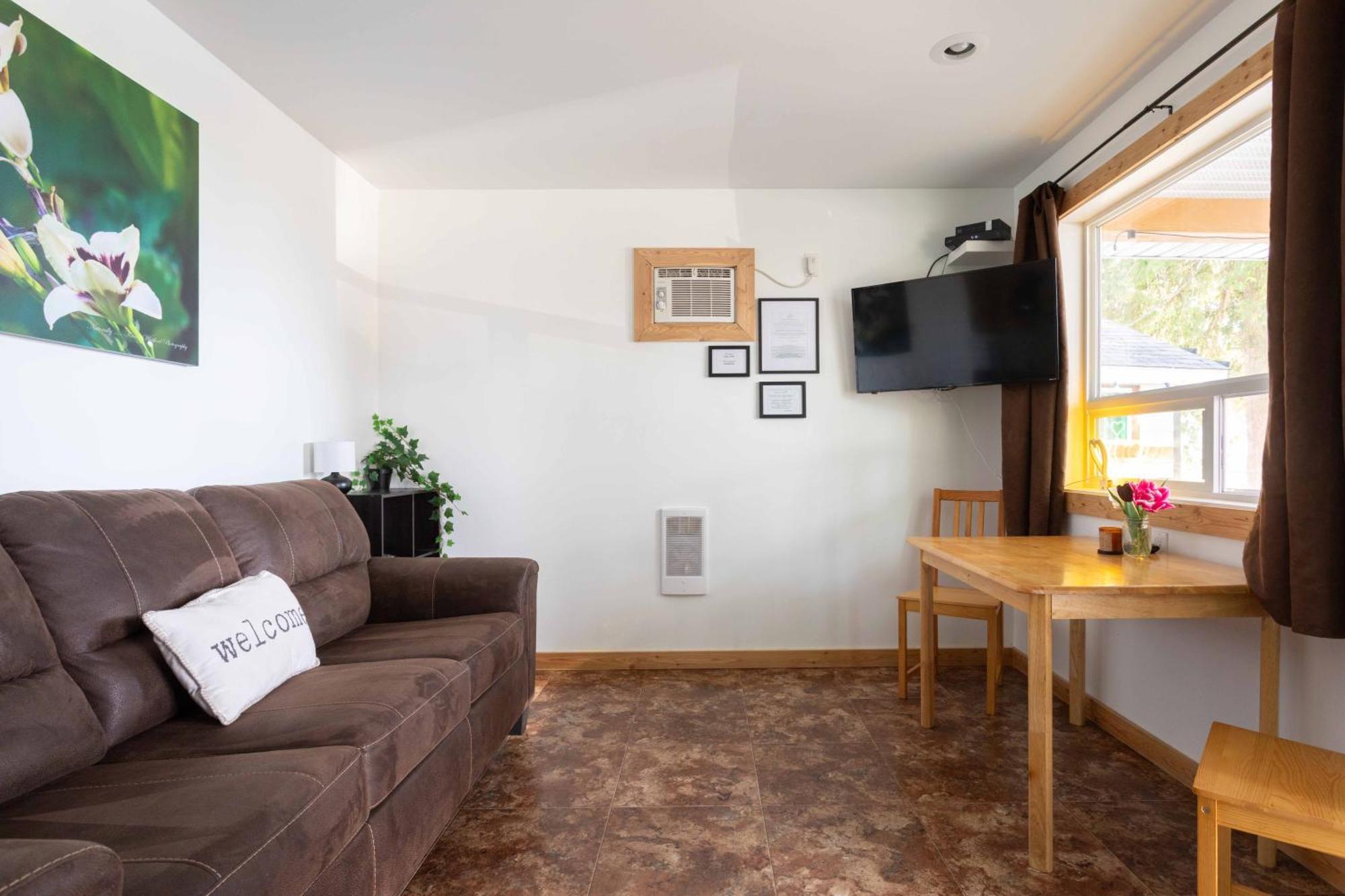 The Valley View Cabins And Event Center Creston Bagian luar foto