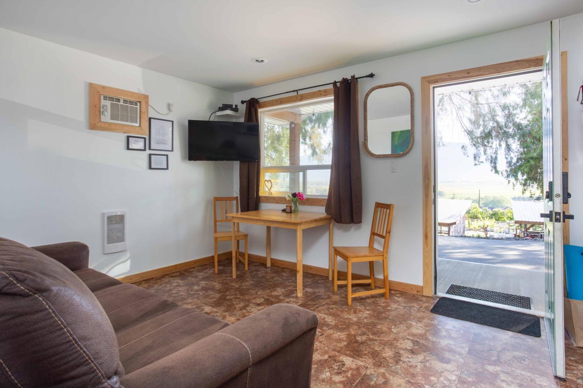 The Valley View Cabins And Event Center Creston Bagian luar foto