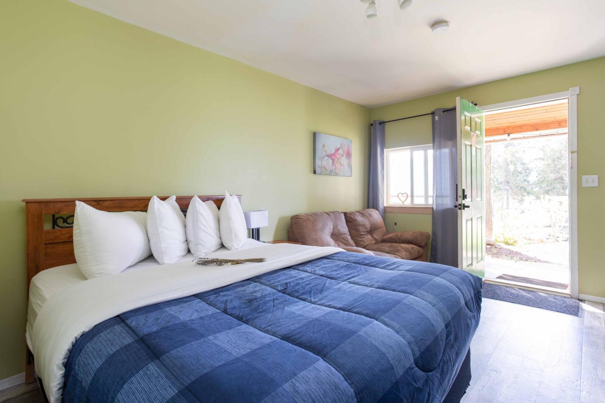 The Valley View Cabins And Event Center Creston Bagian luar foto
