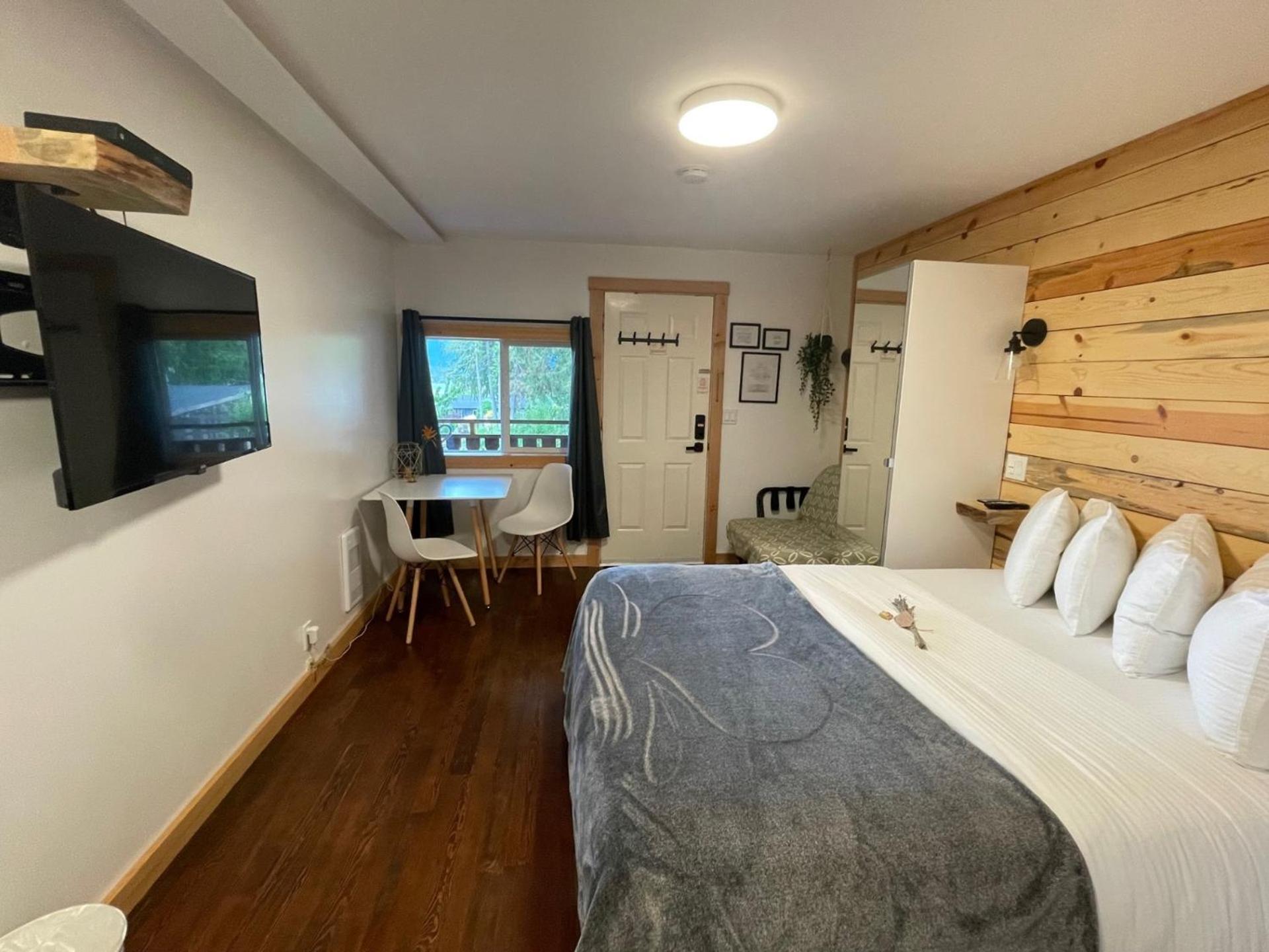 The Valley View Cabins And Event Center Creston Bagian luar foto