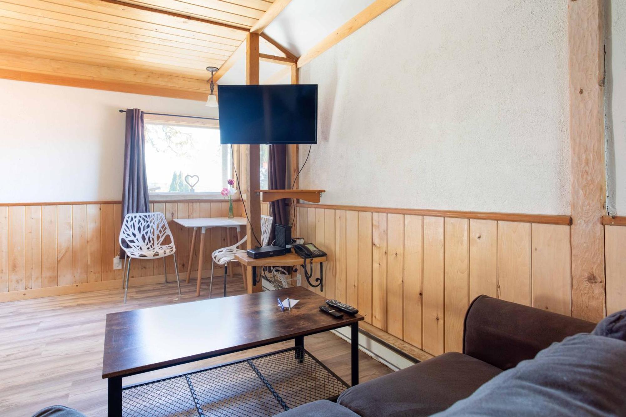 The Valley View Cabins And Event Center Creston Bagian luar foto
